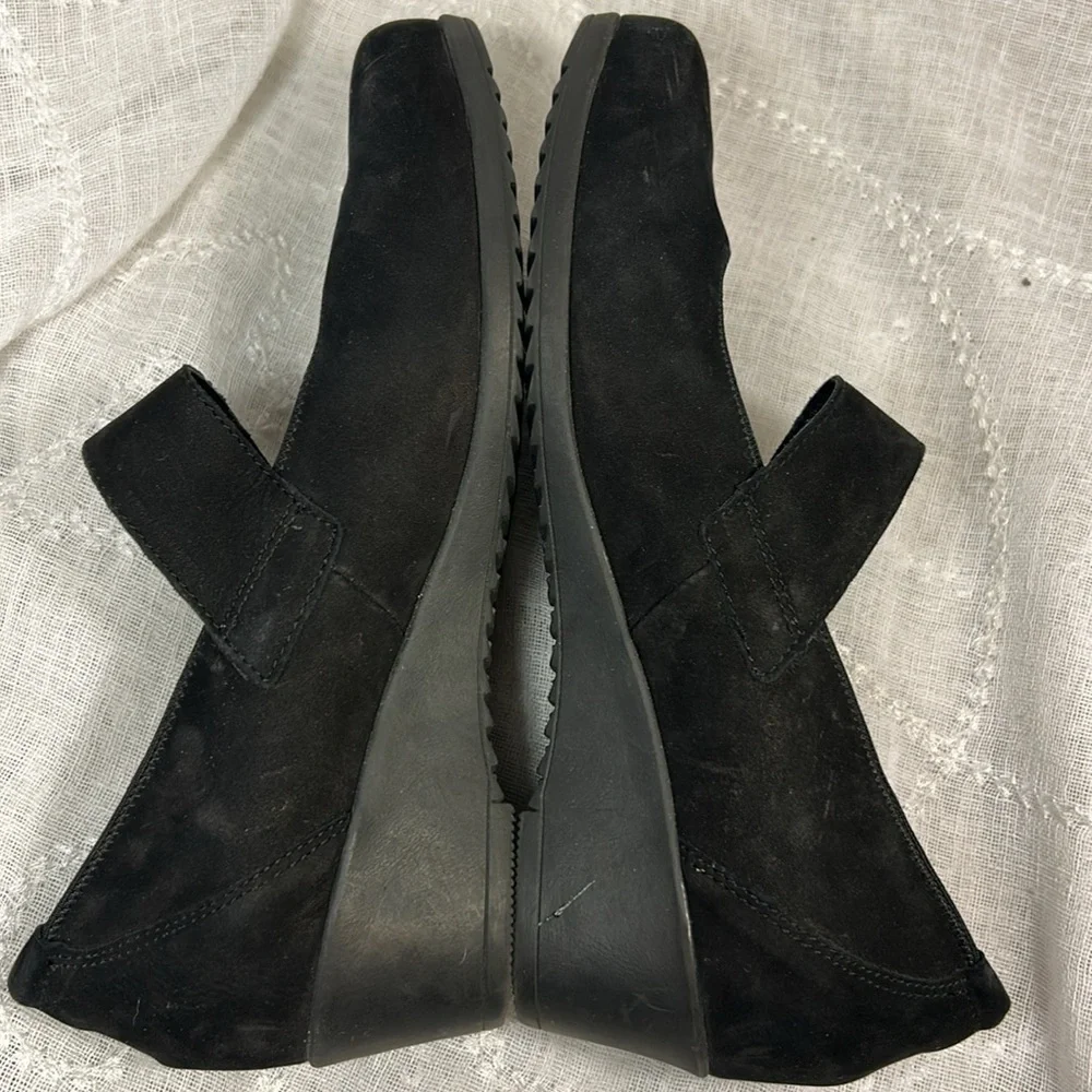 Waldlaufer almost new leather slight wedge shoes